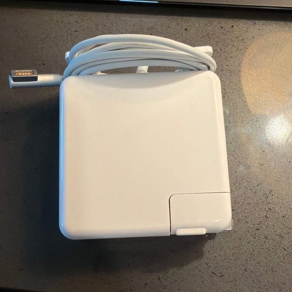 85W Replacement AC Adapter for Apple MacBook Pro A1172 MagSafe 1 L-Tip